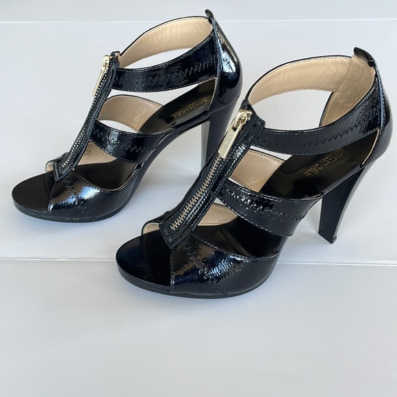 Michael Kors Berkley T Strap Crinkled Patent 6 M - Picture 10 of 15